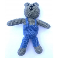 Nalle sinisillä housuilla